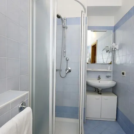 Hotel Ristorante Commercio 3*